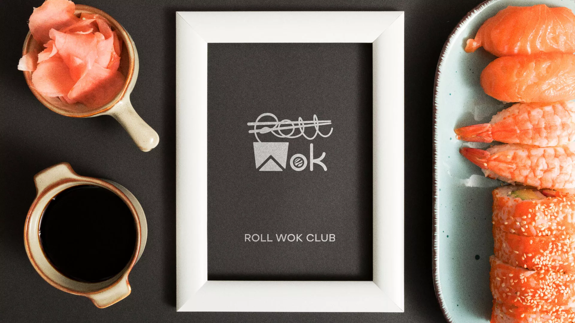 Разработка логотипа суши-бара «Roll Wok Club» в Усть-Илимске