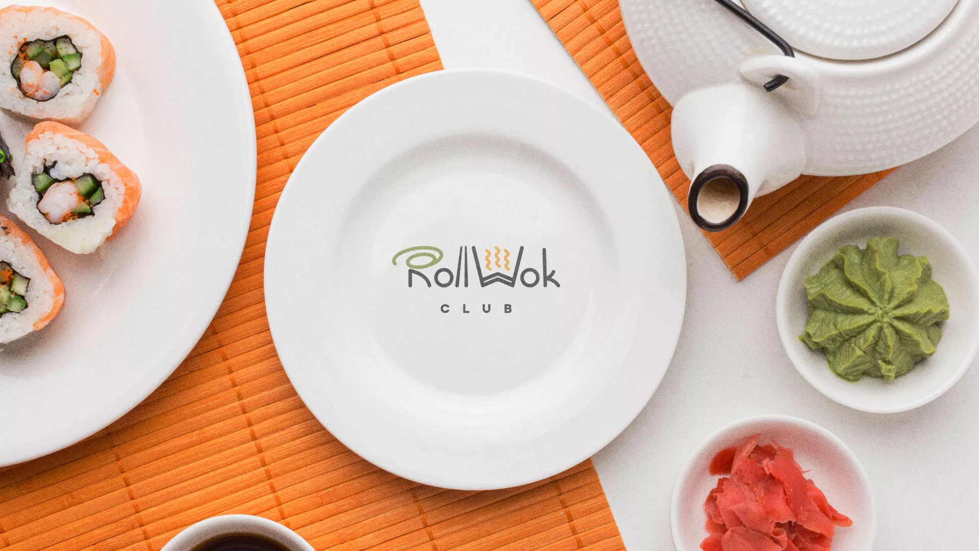 Разработка логотипа и фирменного стиля в Усть-Илимске для суши-бара «Roll Wok Club»